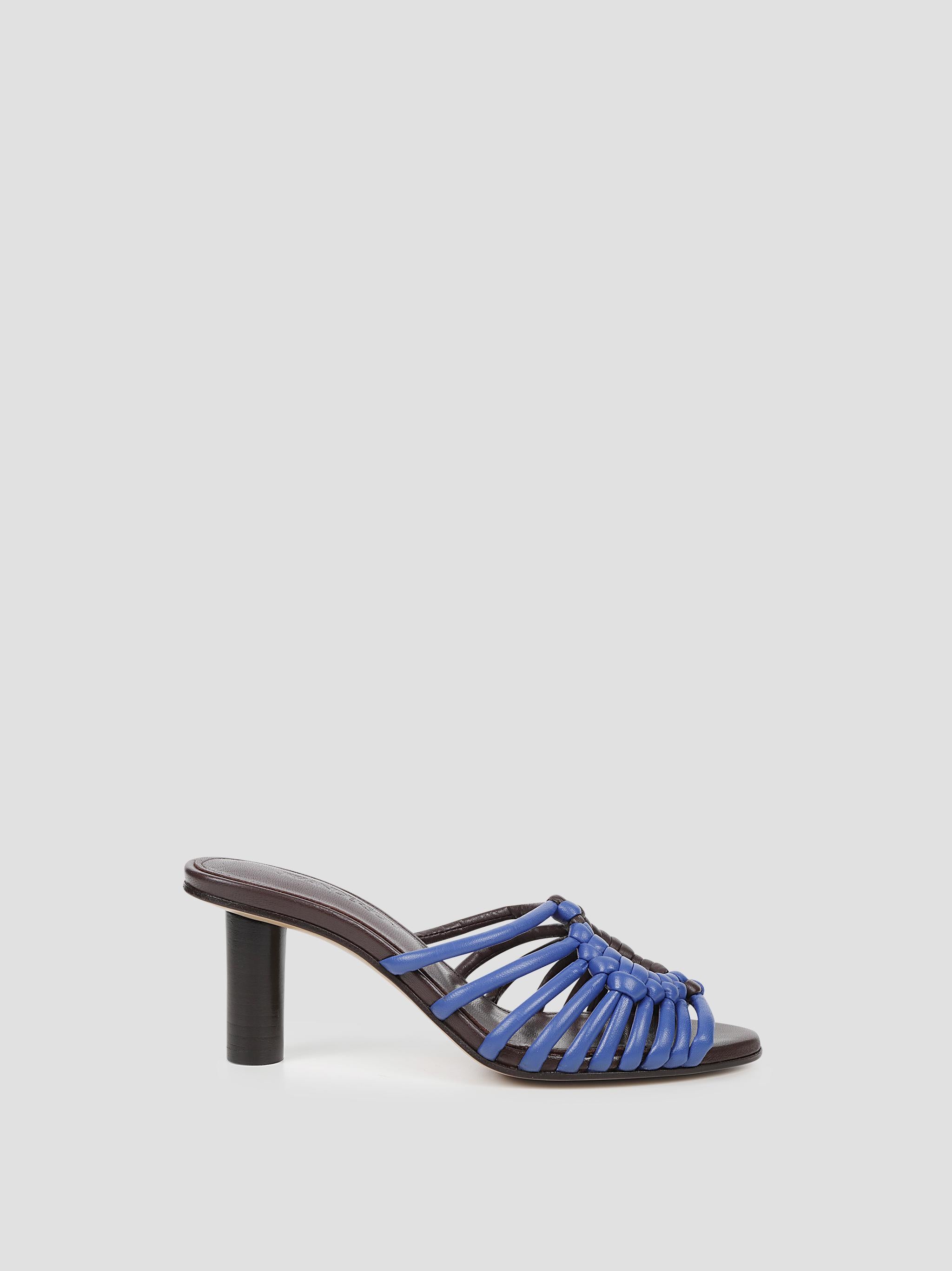 Plot Sandal