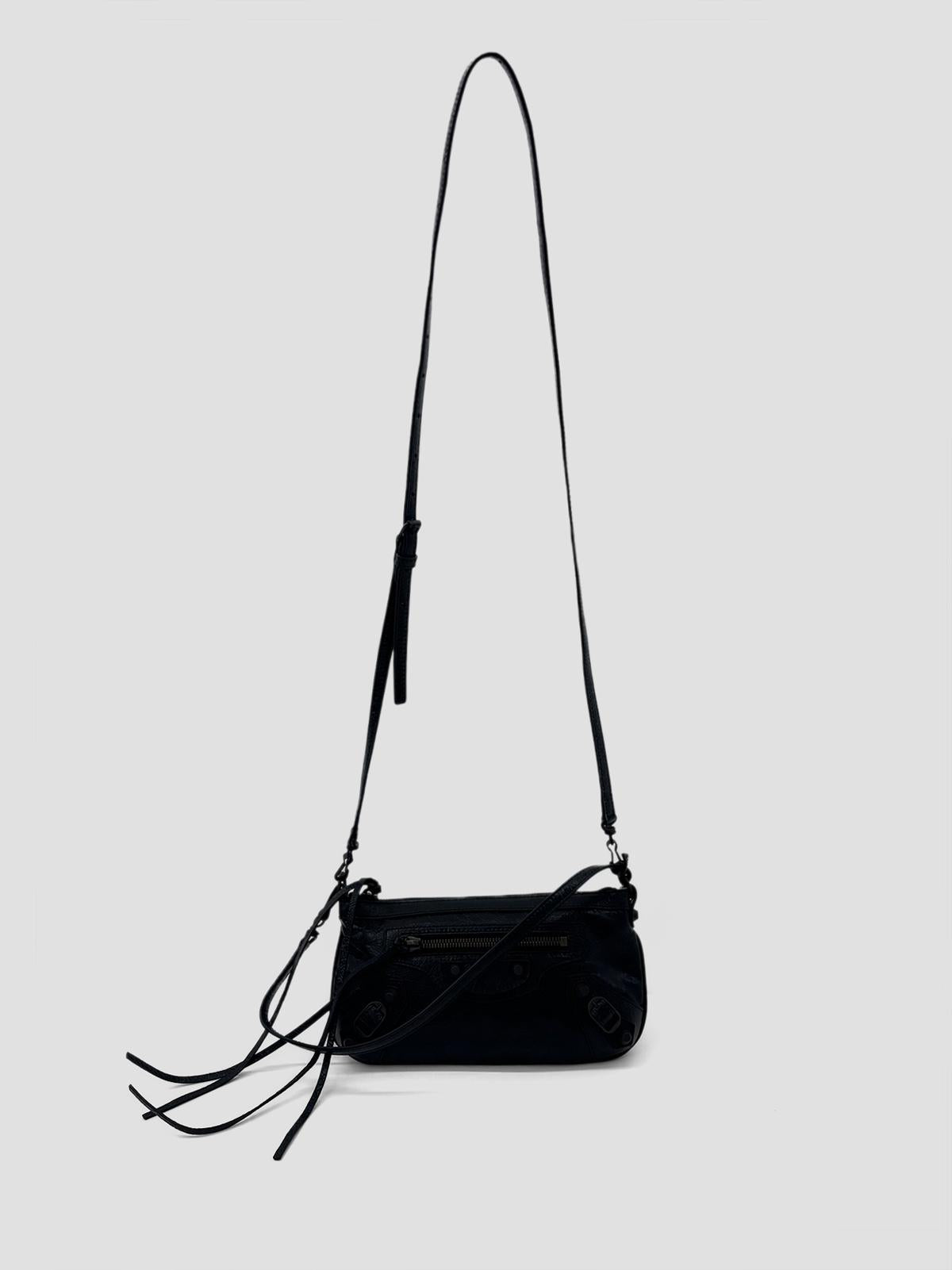 Le City Pouch On Strap