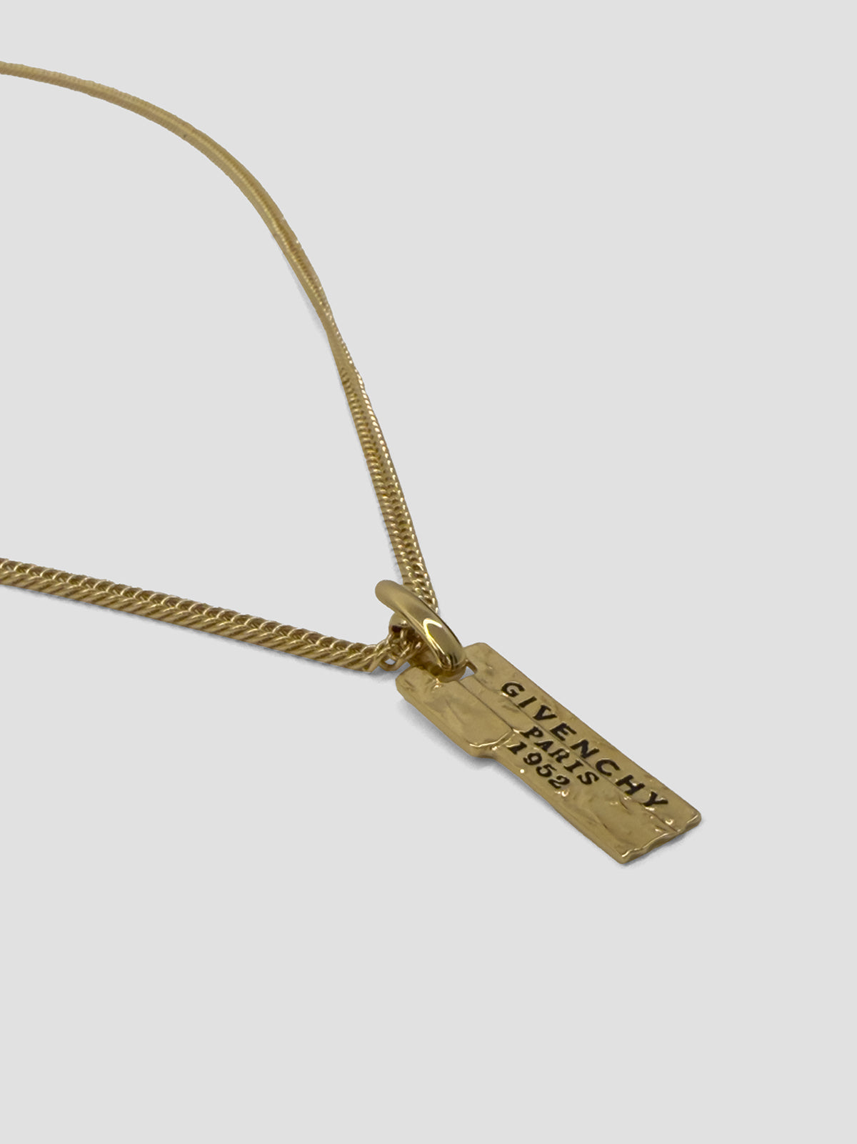 Givenchy verižica s trakom